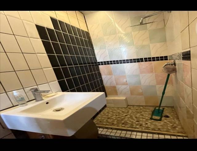 4 BEDROOM HOUSE FOR SALE IN NOORDHOEK